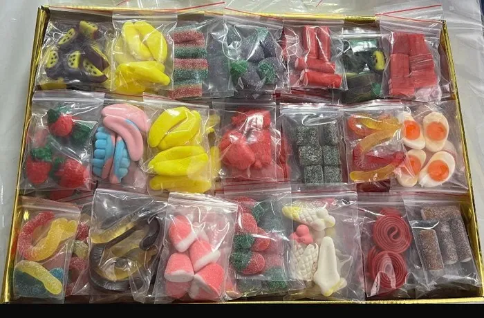 עשה זאת בעצמך 500 שקיות מיני מתוקים