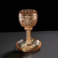 גביע קריסטל מהודר לקידוש בצבע זהב בחריטה של בורא פרי הגפן. גובה 19 ס"מ